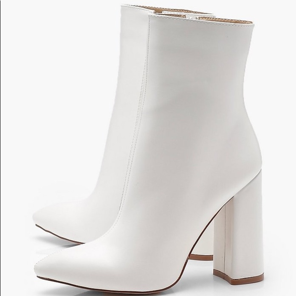BOOHOO White Ankle Boots